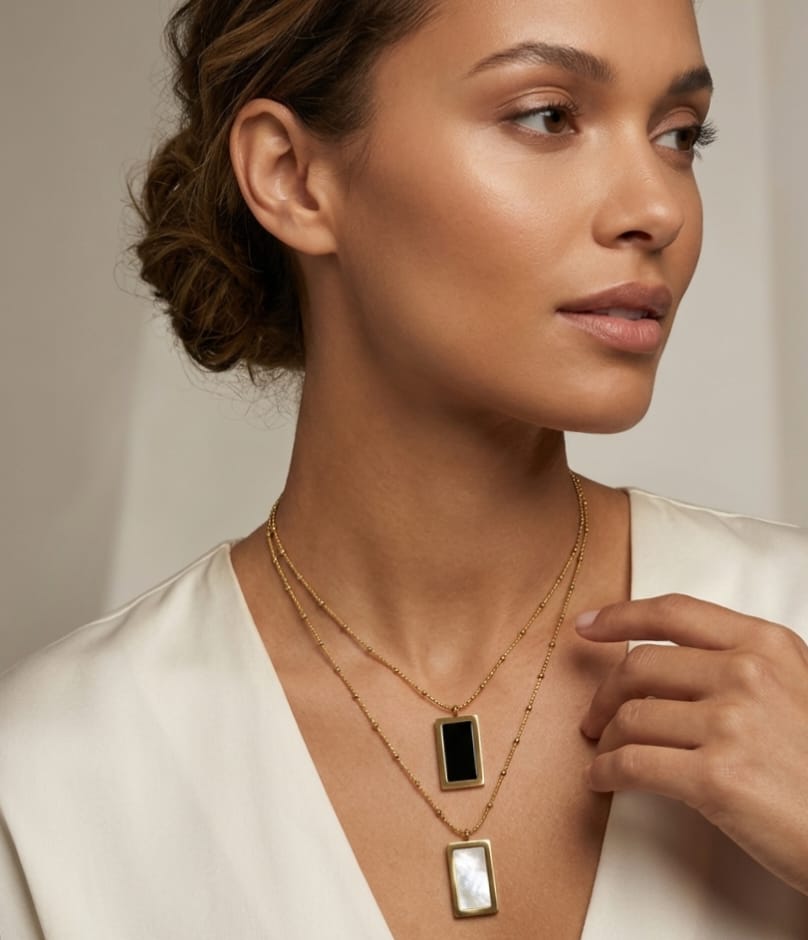 Pendant Dual Sided Black & White